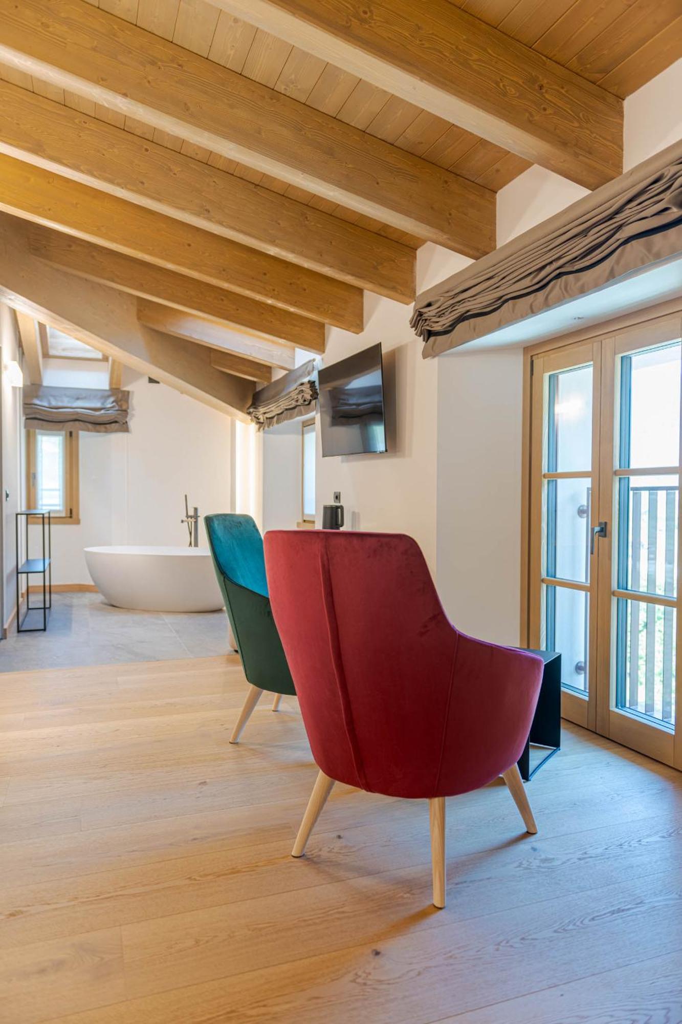 Wine Hotel San Carlo - Relais & Spa - Boutique Hotel Chiuro Exterior photo