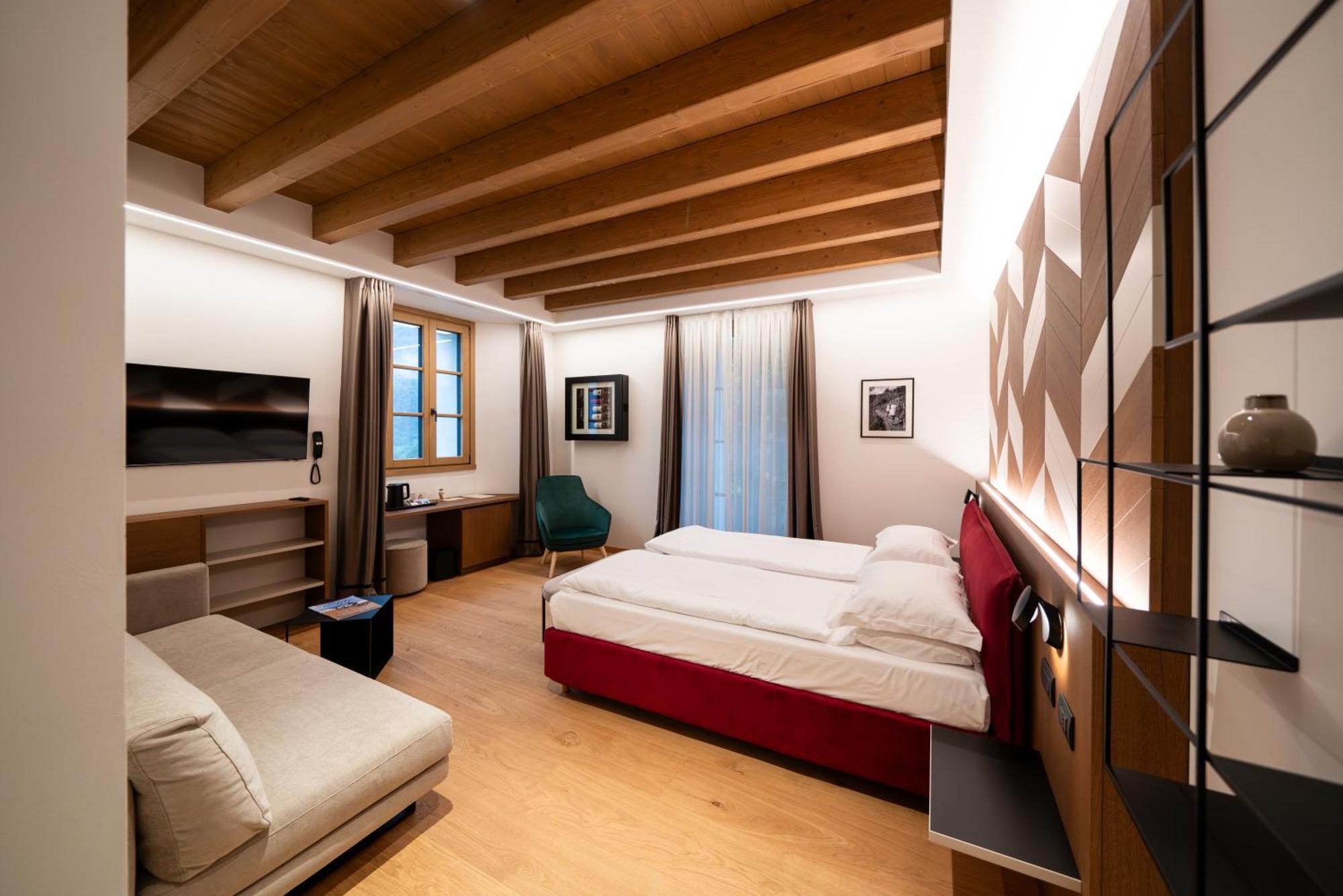 Wine Hotel San Carlo - Relais & Spa - Boutique Hotel Chiuro Exterior photo